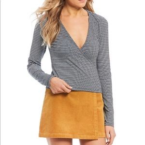 Ribbed knit low cut shirt